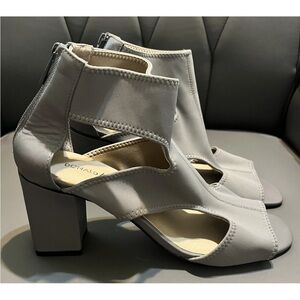 Donald J. Pliner Women's Chic Gray Block Heels 9.5 M
